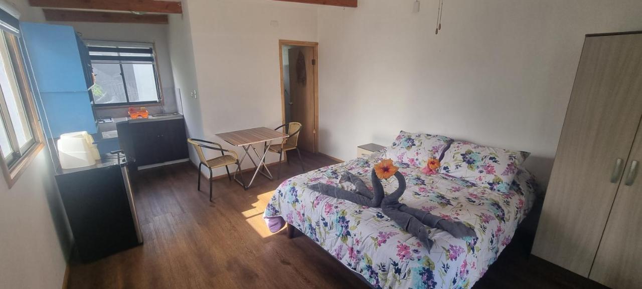 Hostal Henua Roa 2 Appartement Hanga Roa Buitenkant foto